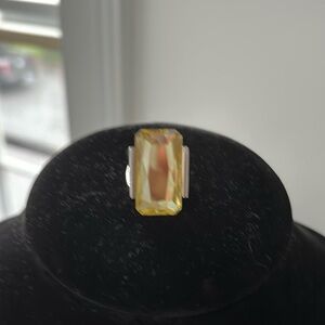 Faux ring